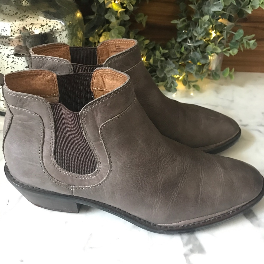 Softt leather booties 8.5M